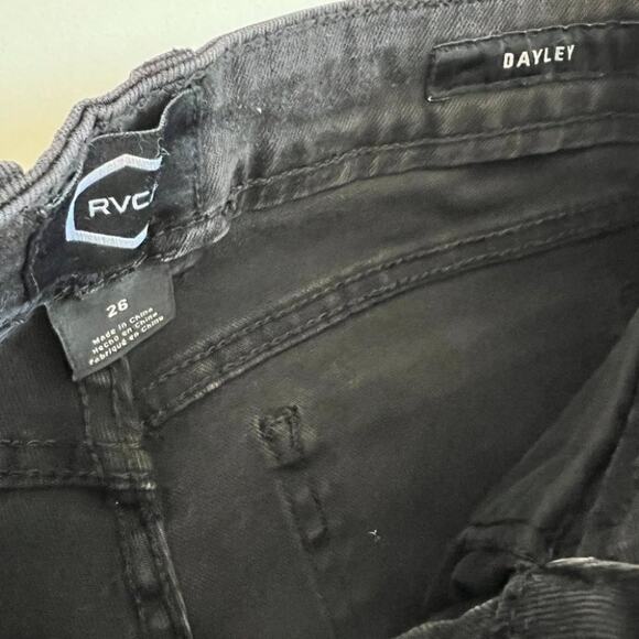 RVCA Juniors Dayley Cone Denim Mid Rise Skinny Jeans Sz 26 - Picture 8 of 10